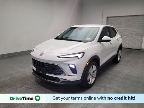 Used 2024 Buick Encore GX Preferred FWD image 1