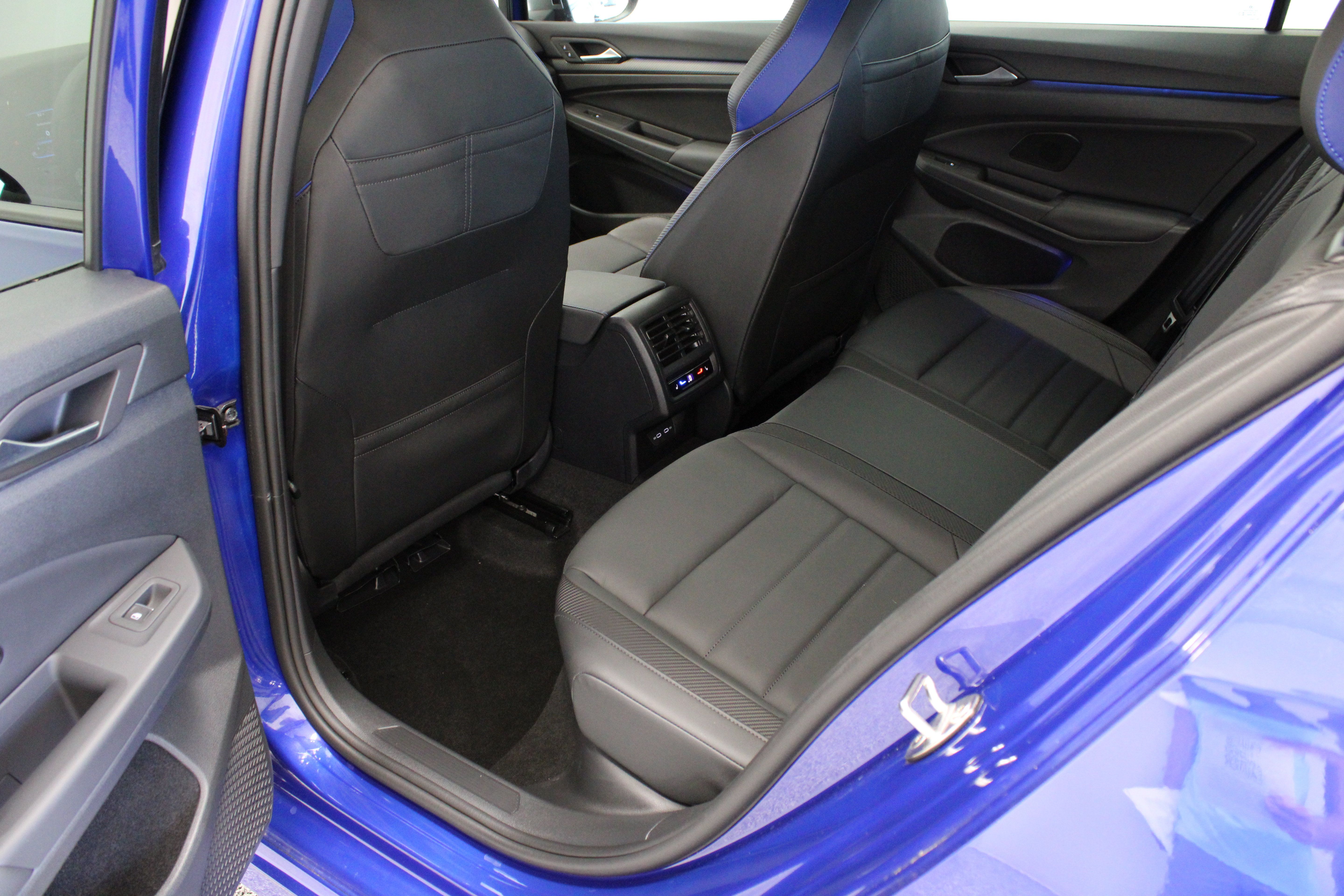 Used 2024 Volkswagen Golf R AWD/4WD image 27