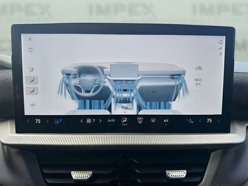 Used 2025 Ford Explorer ST image 22