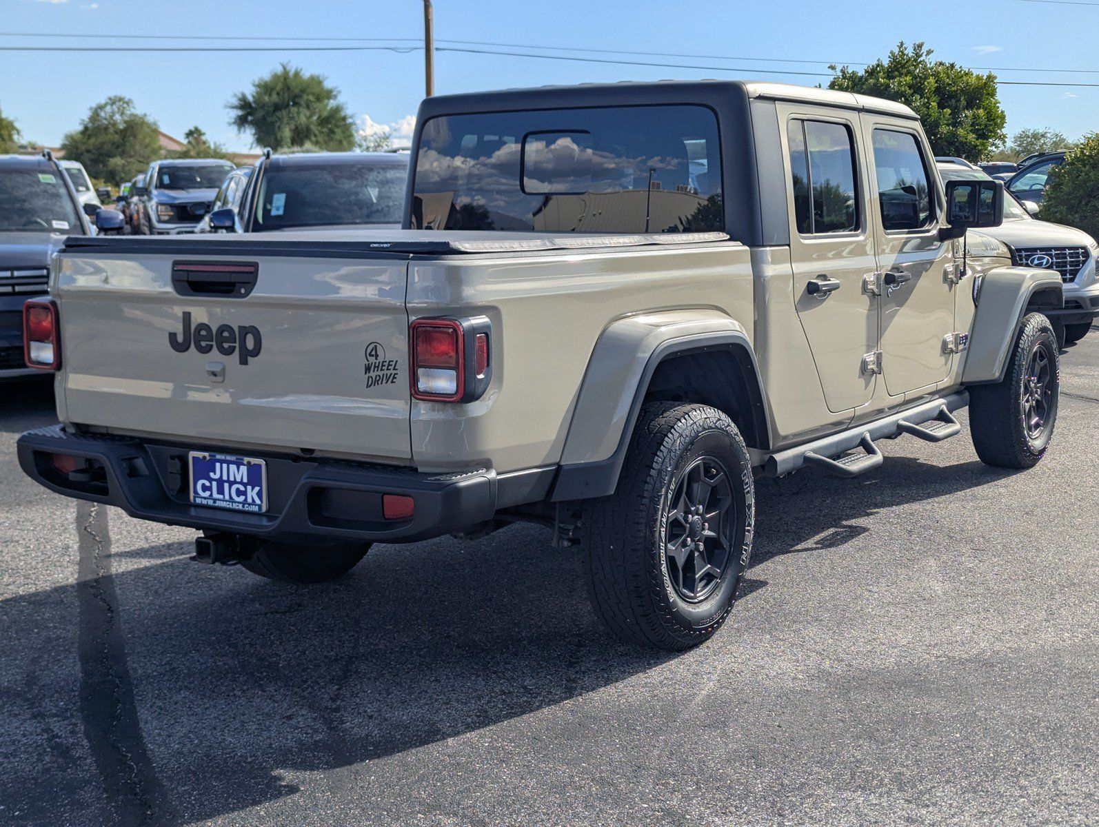 Used 2022 Jeep Gladiator Sport AWD/4WD image 3