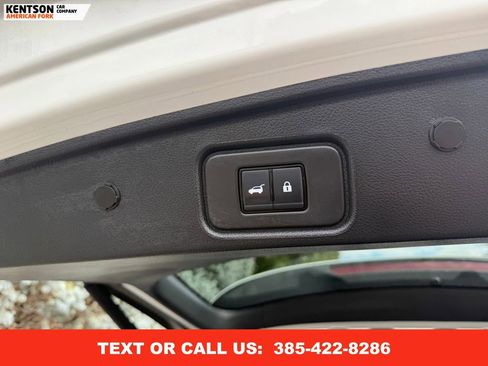 Used 2025 Nissan Pathfinder SV image 39