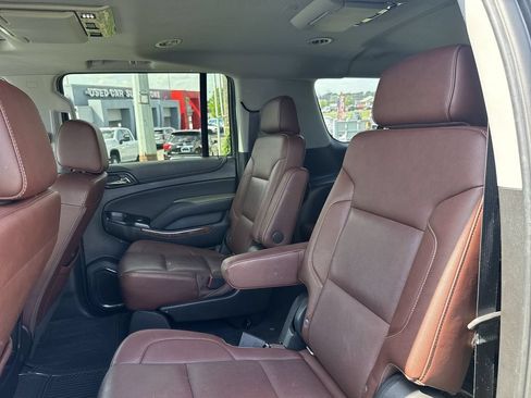 Used 2019 Chevrolet Suburban Premier w/ Premier Plus Edition AWD/4WD image 22