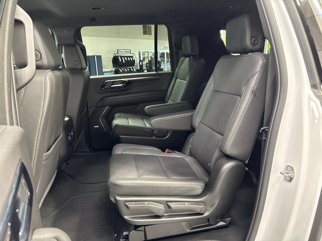 Used 2026 Chevrolet Suburban LT w/ Comfort Package AWD/4WD image 50