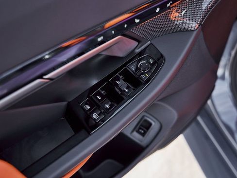 Used 2026 BMW M5 w/ Executive Package image 38