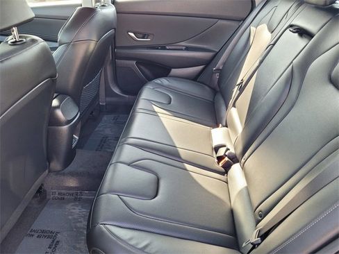 New 2025 Hyundai Elantra Limited image 7