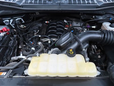 Used 2020 Ford F150 XLT image 25