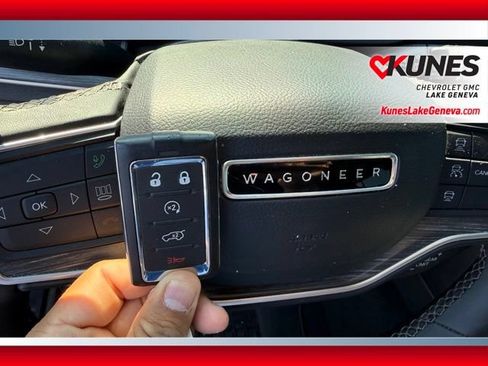 Used 2024 Jeep Wagoneer L Series II w/ Flexible Seating Group AWD/4WD image 19