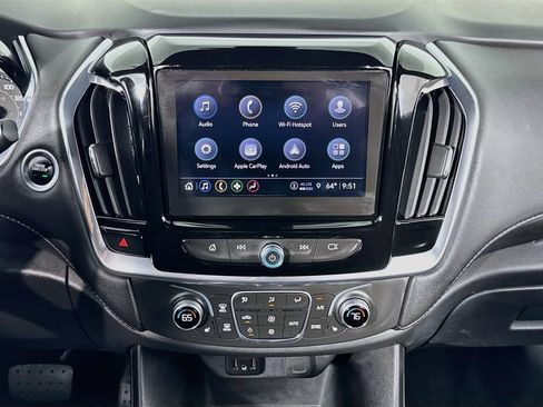 Used 2022 Chevrolet Traverse LT FWD image 14