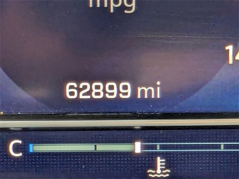 Used 2023 Chevrolet Suburban LT image 30