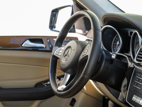 Used 2017 Mercedes-Benz GLE 350 w/ Premium 1 Package image 13