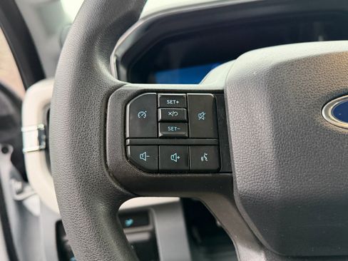 Used 2024 Ford F250 XLT w/ Black Appearance Package image 3