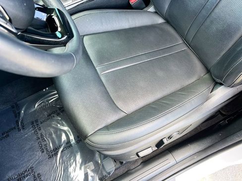 Used 2024 Kia Sorento SX image 19