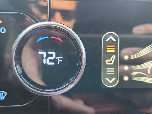 Used 2023 Genesis GV70 2.5T w/ Sport Prestige Package image 20