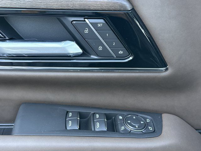 New 2026 GMC Yukon Denali Ultimate w/ LPO, Floor Liner Package AWD/4WD image 22