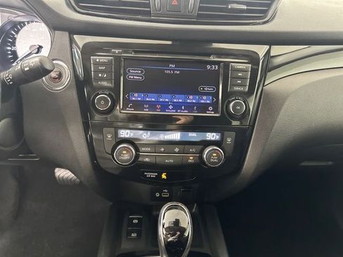 Used 2019 Nissan Rogue Sport SV w/ Technology Package FWD image 21