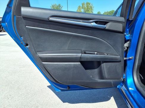 Used 2020 Ford Fusion Titanium image 30