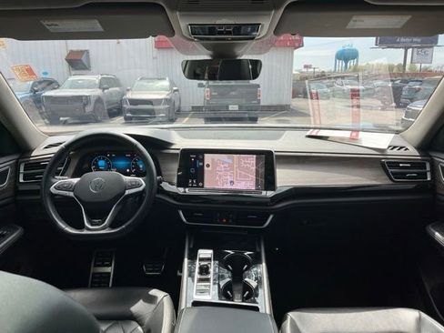 Used 2024 Volkswagen Atlas SEL Premium R-Line image 41