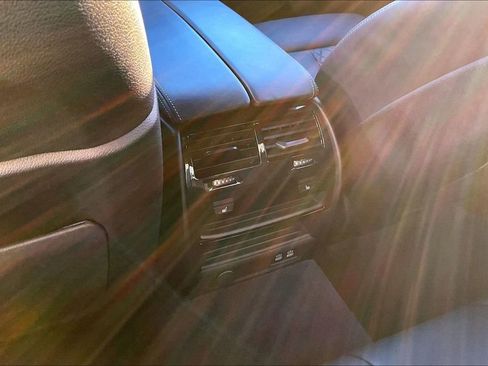 Used 2022 BMW 540i xDrive w/ M Sport Package image 10
