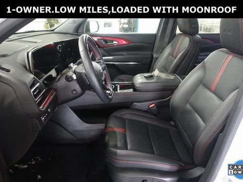 Used 2024 Chevrolet Traverse RS image 10