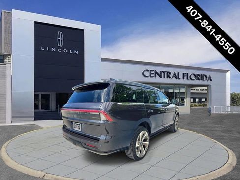 New 2026 Lincoln Navigator Black Label AWD/4WD image 3