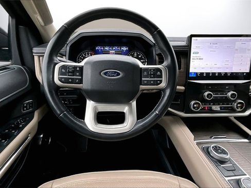 Used 2024 Ford Expedition Limited image 11