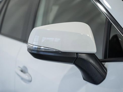 Used 2025 Toyota RAV4 XLE AWD/4WD image 12