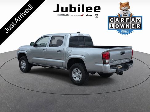 Used 2022 Toyota Tacoma SR AWD/4WD image 4
