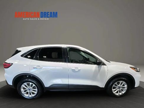Used 2022 Ford Escape SE w/ Cold Weather Package AWD/4WD image 6