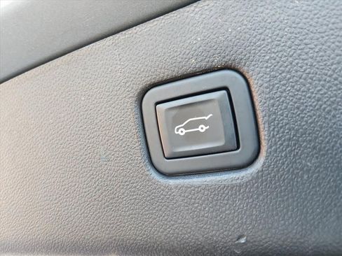 Used 2023 Chevrolet Blazer LT FWD image 11