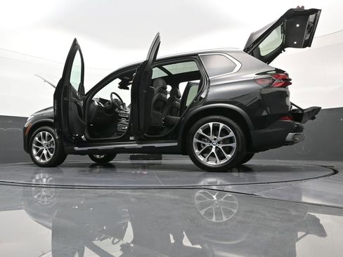 Used 2024 BMW X5 xDrive40i w/ Premium Package image 42