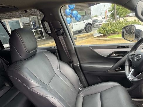 Used 2025 Lexus LX 600 F Sport w/ Accessory Package (2T) AWD/4WD image 13