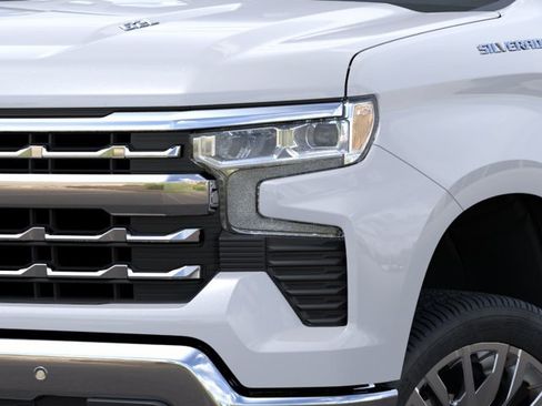 New 2026 Chevrolet Silverado 1500 LTZ w/ LTZ Premium Package AWD/4WD image 10