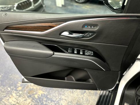 Used 2023 Cadillac Escalade Premium Luxury w/ Performance Package image 16