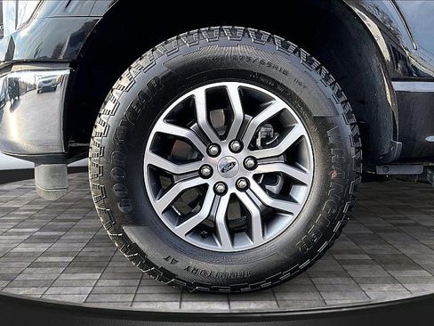 Used 2022 Ford F150 Lariat w/ Trailer Tow Package image 9