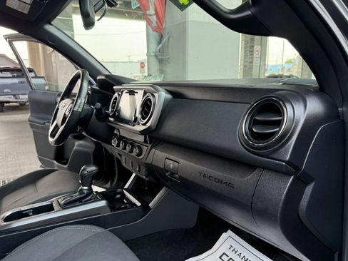 Used 2017 Toyota Tacoma TRD Off-Road w/ Tow Package AWD/4WD image 20