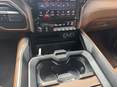 Used 2024 RAM 3500 Limited image 21