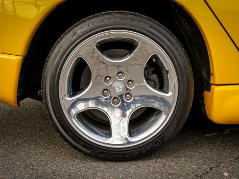 Used 2001 Dodge Viper GTS image 7