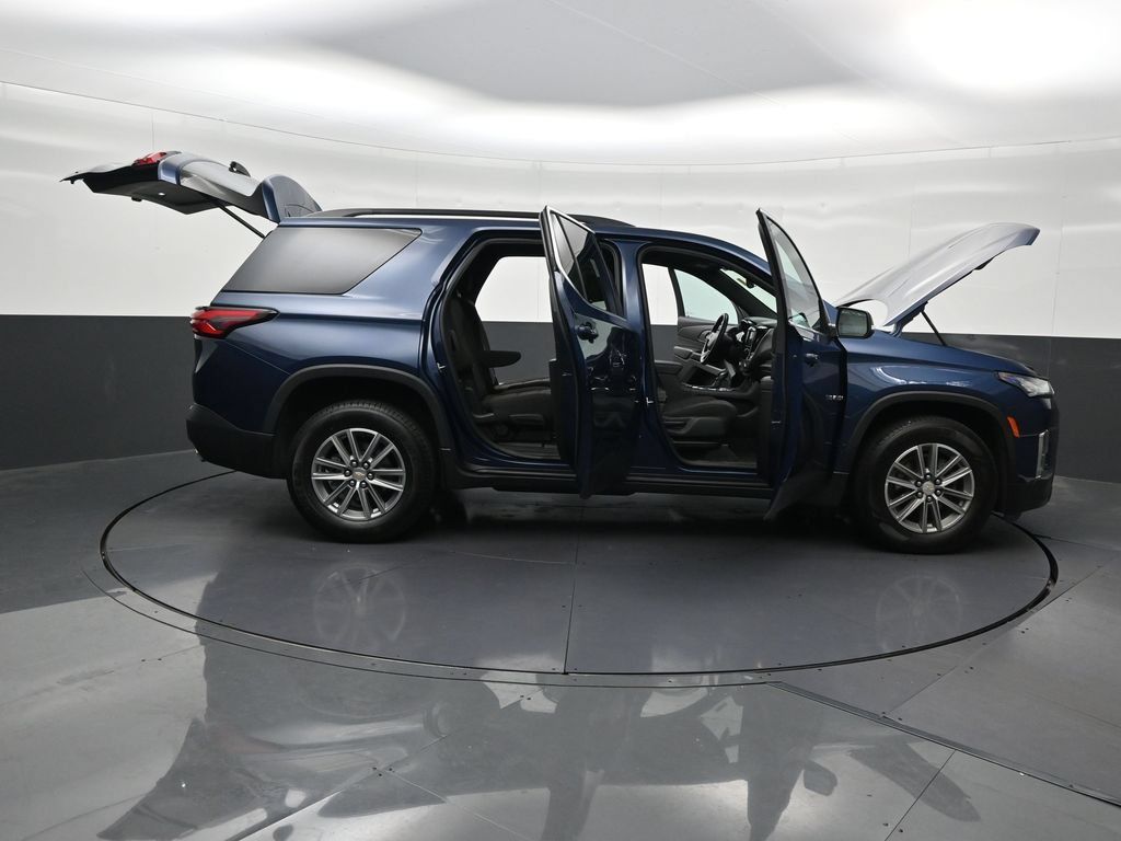 Used 2023 Chevrolet Traverse LT FWD image 33