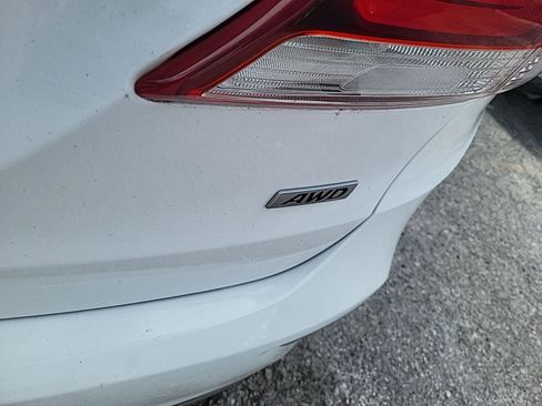 Used 2017 Hyundai Santa Fe SE w/ Cargo Package image 15