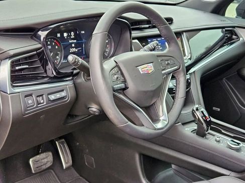 New 2025 Cadillac XT6 Sport w/ Technology Package image 10