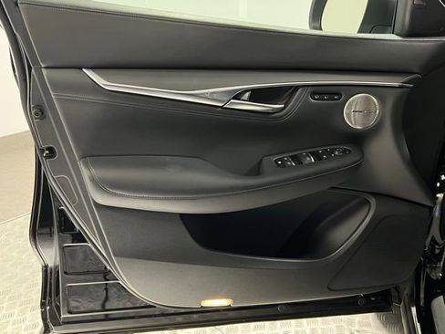 Certified 2025 INFINITI QX55 Essential image 10