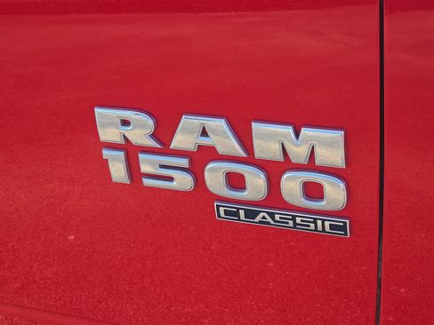 Used 2022 RAM 1500 Classic SLT image 7