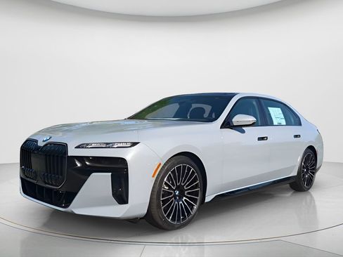 New 2025 BMW 760i xDrive w/ Executive Package image 1