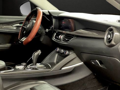 Used 2020 Alfa Romeo Stelvio Ti w/ Nero Edizione image 14