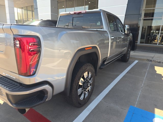 Used 2024 GMC Sierra 2500 Denali w/ Denali Reserve Package AWD/4WD image 4