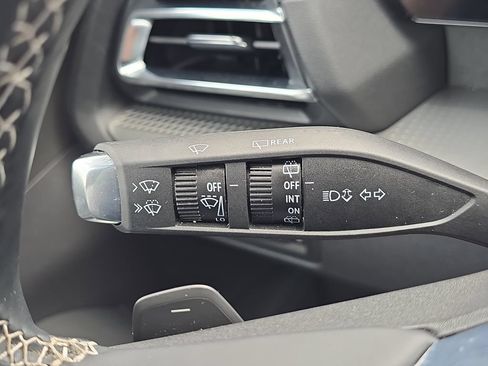 New 2026 Chevrolet Traverse LT w/ Sun and Wheel Package FWD image 27