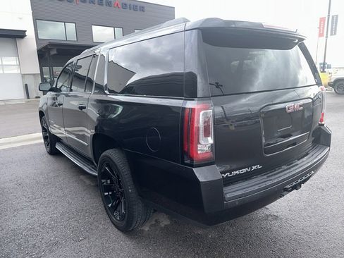 Used 2020 GMC Yukon XL SLT image 5