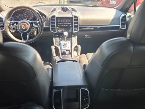 Used 2017 Porsche Cayenne AWD/4WD image 43