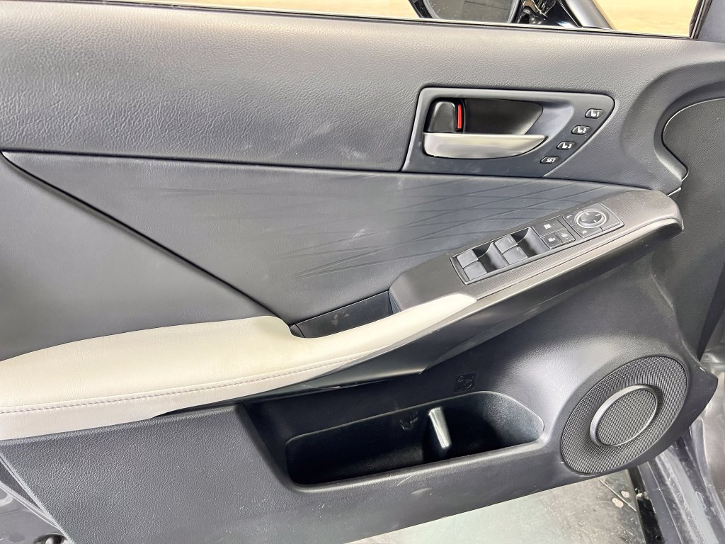 Used 2022 Lexus IS 350 F Sport w/ Navigation Package RWD image 23