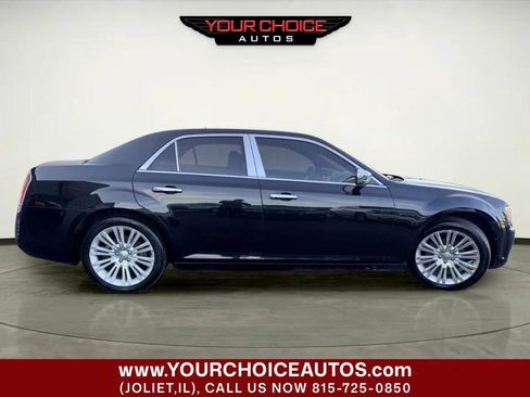 Used 2011 Chrysler 300 Limited RWD image 6